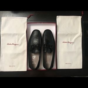 Salvatore Ferragamo “PARAGI”